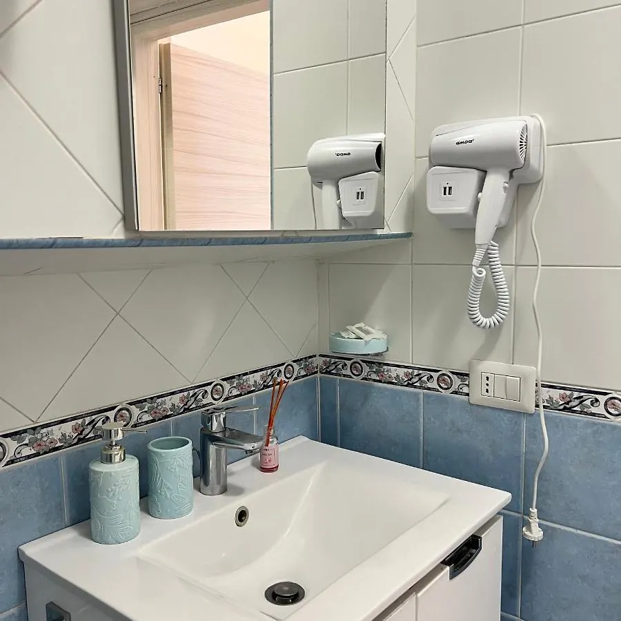נאפולי Aurora'S Home 0*,  איטליה